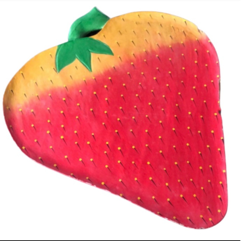 WOODEN STRAWBERRY PLATTER